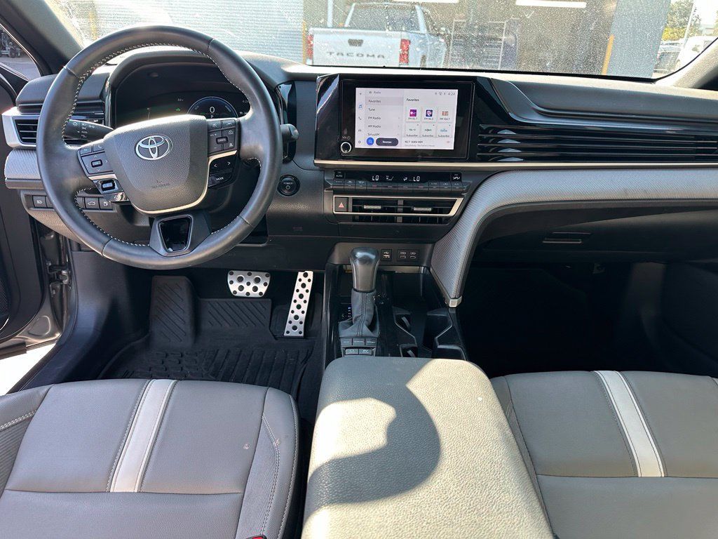 Used 2025 Toyota Camry SE FWD image 8
