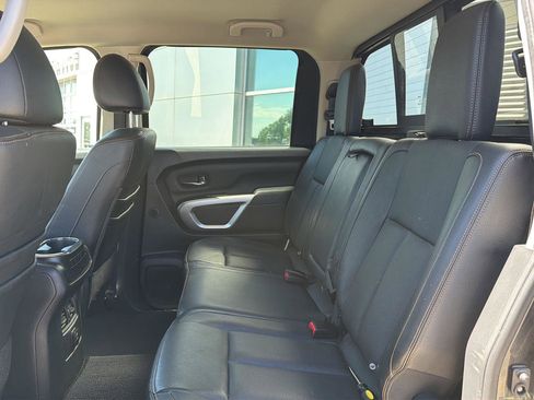 Used 2017 Nissan Titan SL AWD/4WD image 22