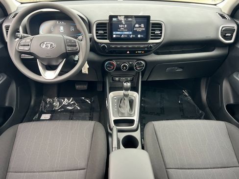 New 2026 Hyundai Venue SE image 3