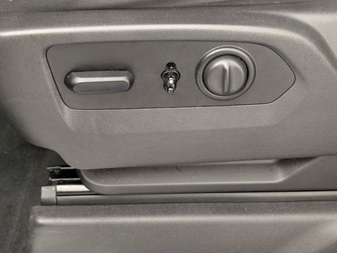 Used 2022 Chevrolet Silverado 2500 LT w/ Convenience Package image 14