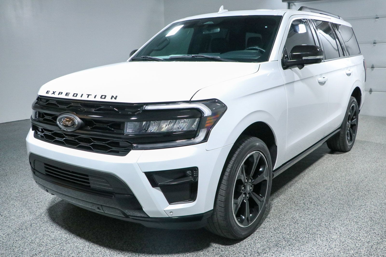 Used 2023 Ford Expedition Limited RWD image 35