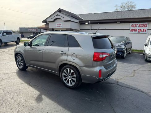 Used 2015 Kia Sorento SX image 4