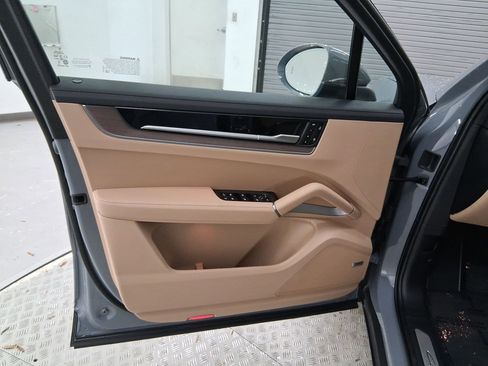 New 2026 Porsche Cayenne S image 14