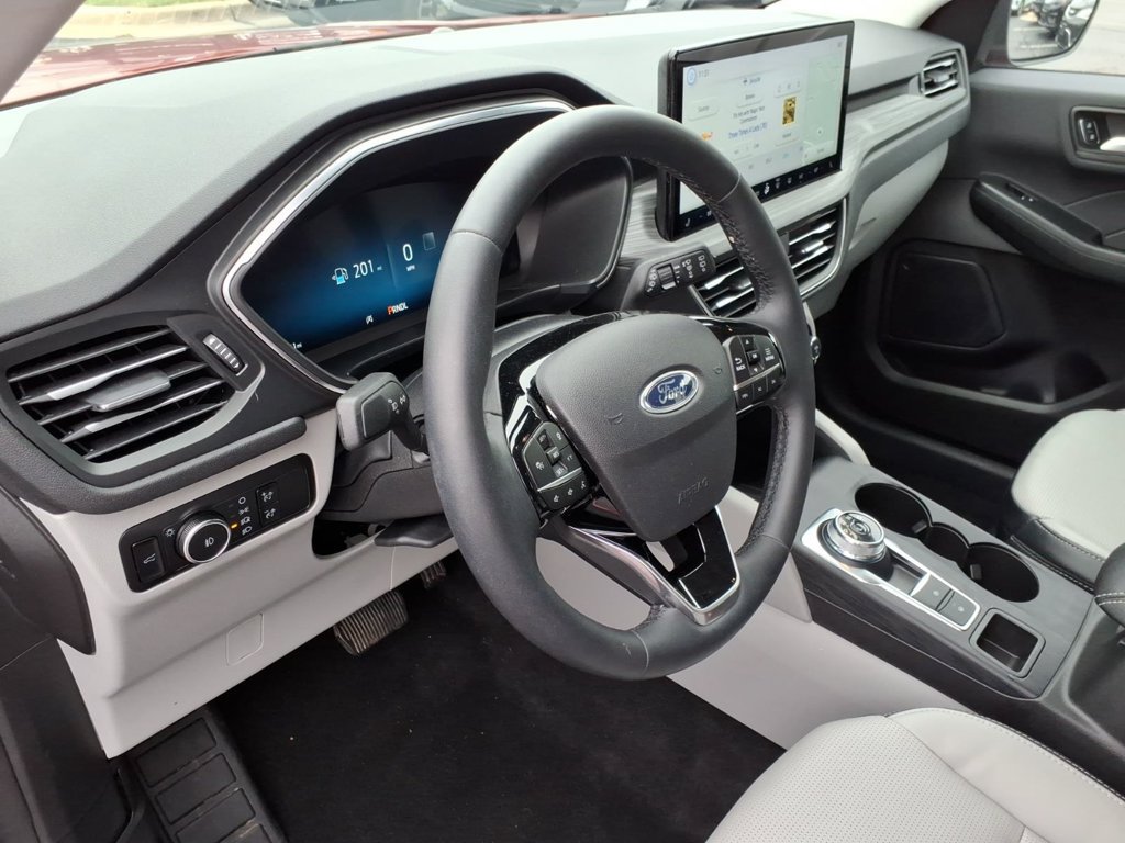 Used 2024 Ford Escape Platinum AWD/4WD image 18