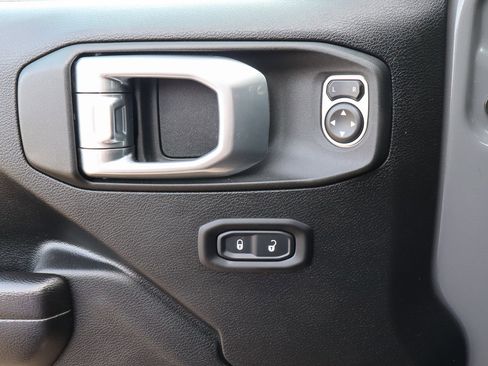 Used 2021 Jeep Wrangler Unlimited Rubicon image 17