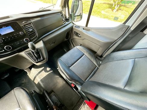 Used 2022 Ford Transit 350 DRW RWD image 11