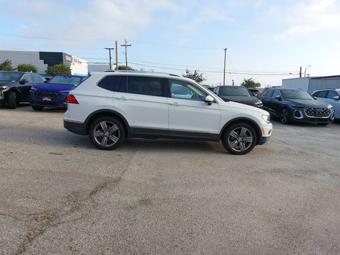 Used 2021 Volkswagen Tiguan SEL AWD/4WD image 4
