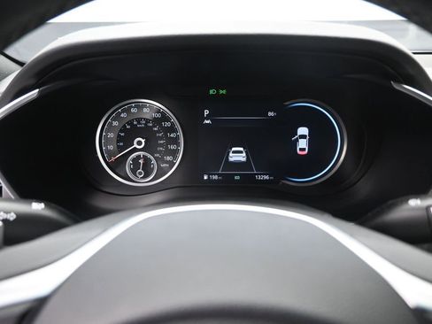 Used 2023 Genesis G70 2.0T RWD image 18