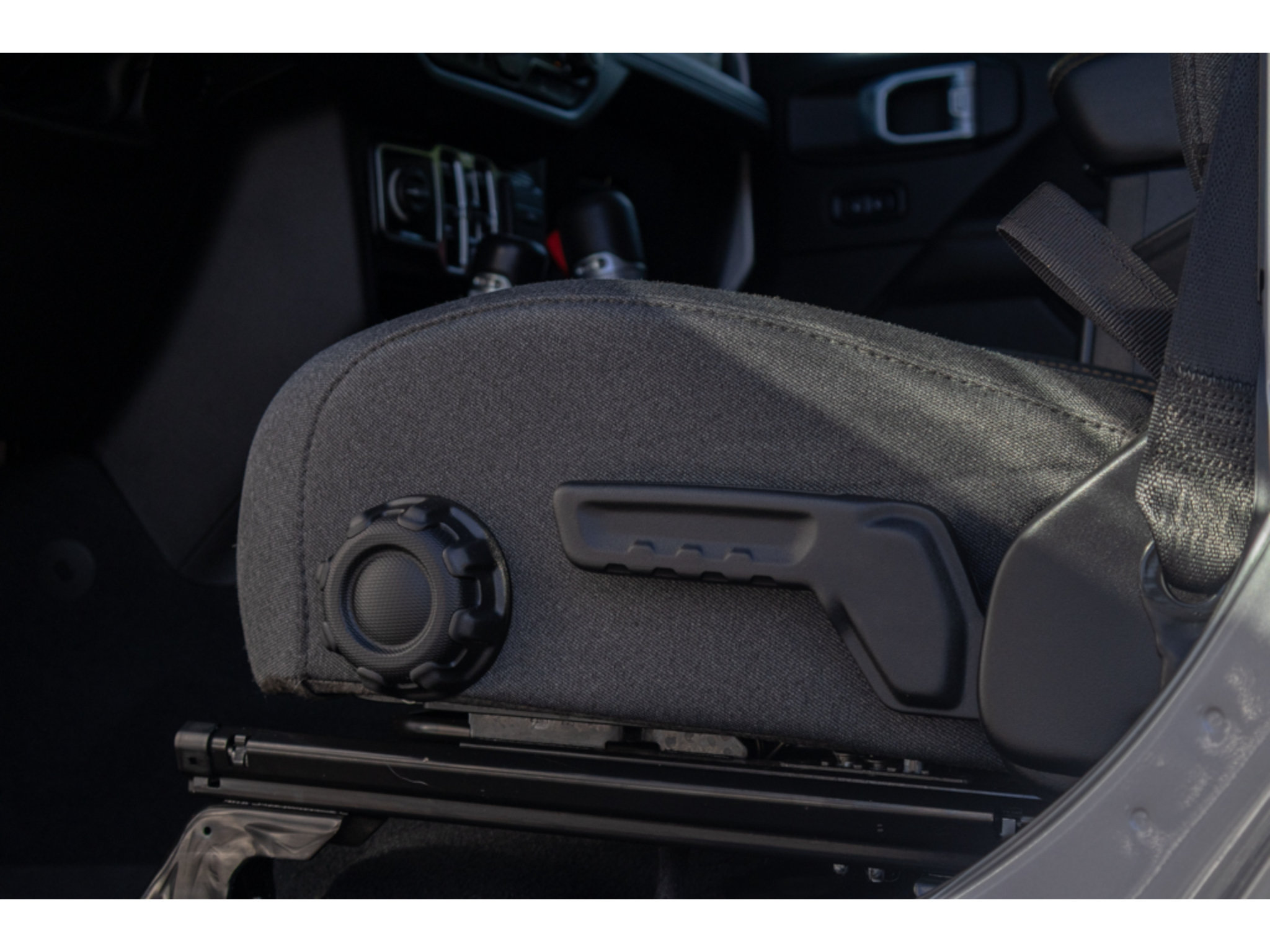 Used 2024 Jeep Wrangler Unlimited Sahara AWD/4WD image 16