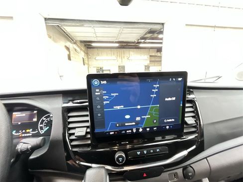 Used 2024 Ford Transit 350 XLT image 18