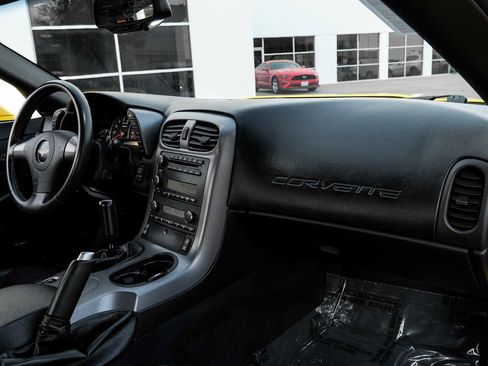 Used 2006 Chevrolet Corvette Z06 w/ Preferred Equipment Group image 12