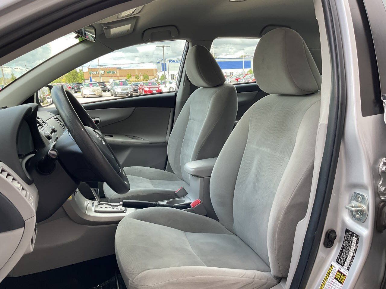 Used 2011 Toyota Corolla LE FWD image 15