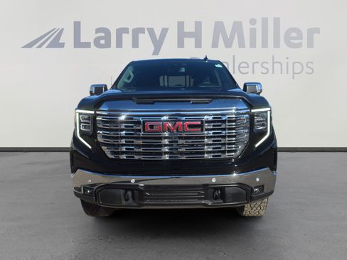 Used 2025 GMC Sierra 1500 SLT w/ SLT Premium Package image 8