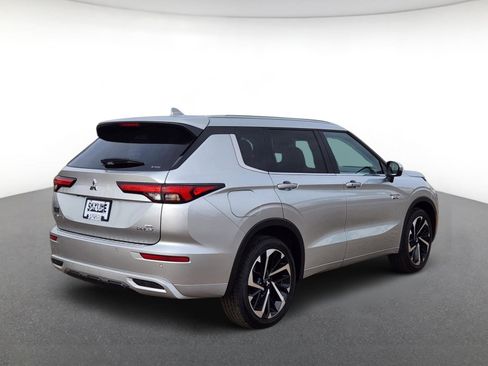 New 2025 Mitsubishi Outlander SEL image 3