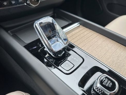 New 2026 Volvo XC60 B5 Plus w/ Protection Package Premier image 15
