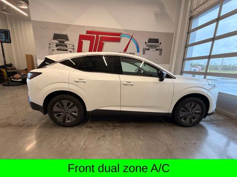 Used 2025 Nissan Murano SL image 4