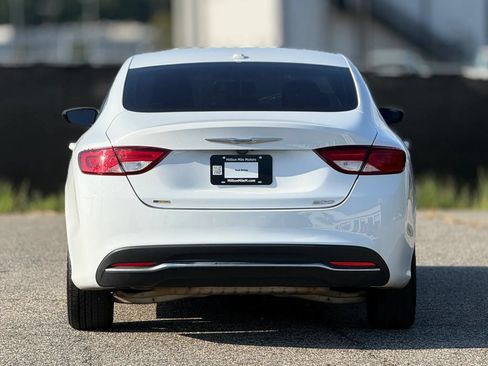 Used 2016 Chrysler 200 Limited w/ Convenience Group FWD image 4