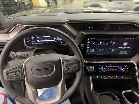 Used 2026 GMC Sierra 2500 Denali w/ Technology Package AWD/4WD image 21