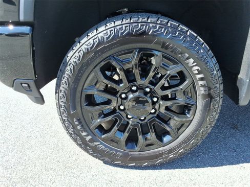 Used 2025 Chevrolet Silverado 2500 High Country w/ Technology Package image 10