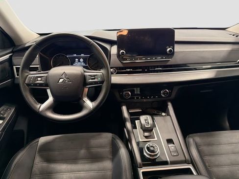 Used 2023 Mitsubishi Outlander SE FWD image 21