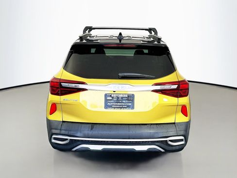 Used 2023 Kia Seltos S w/ Navigation Package FWD image 6