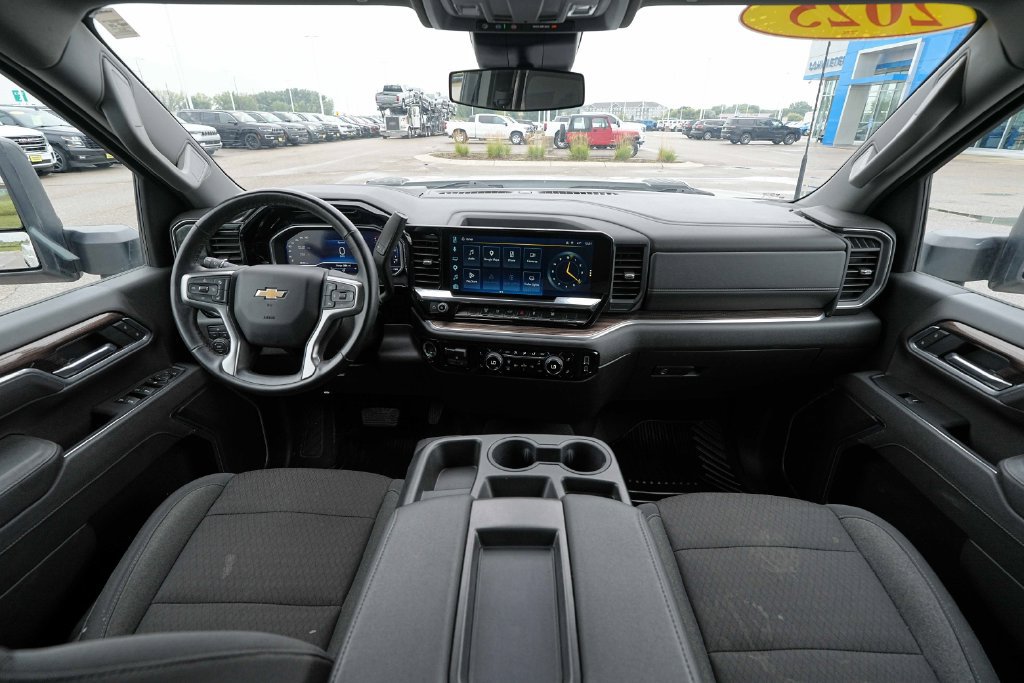 Used 2025 Chevrolet Silverado 2500 LT w/ Convenience Package AWD/4WD image 28