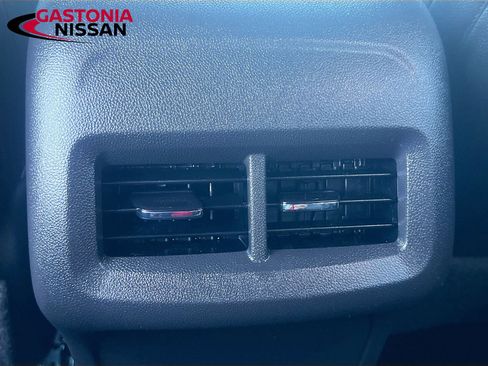 Used 2023 Chevrolet Equinox RS w/ RS Leather Package image 33