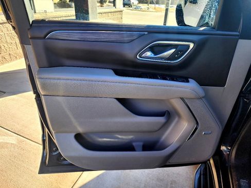 Used 2023 GMC Yukon XL SLT image 13