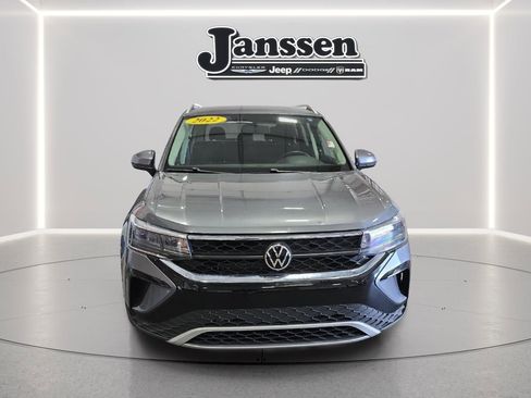 Used 2022 Volkswagen Taos SE FWD image 7