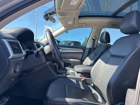 Used 2021 Volkswagen Atlas SE w/ Panoramic Sunroof Package image 16