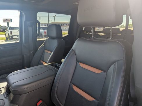 Used 2024 GMC Sierra 1500 AT4 w/ Technology Package AWD/4WD image 23