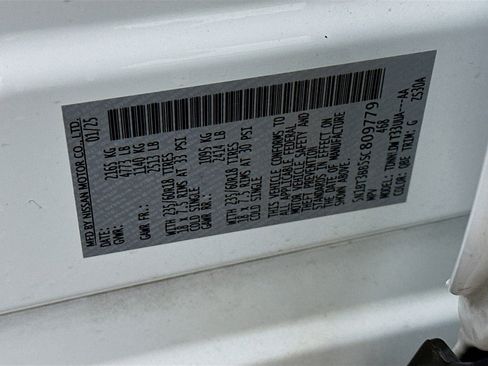 Used 2025 Nissan Rogue SV image 12