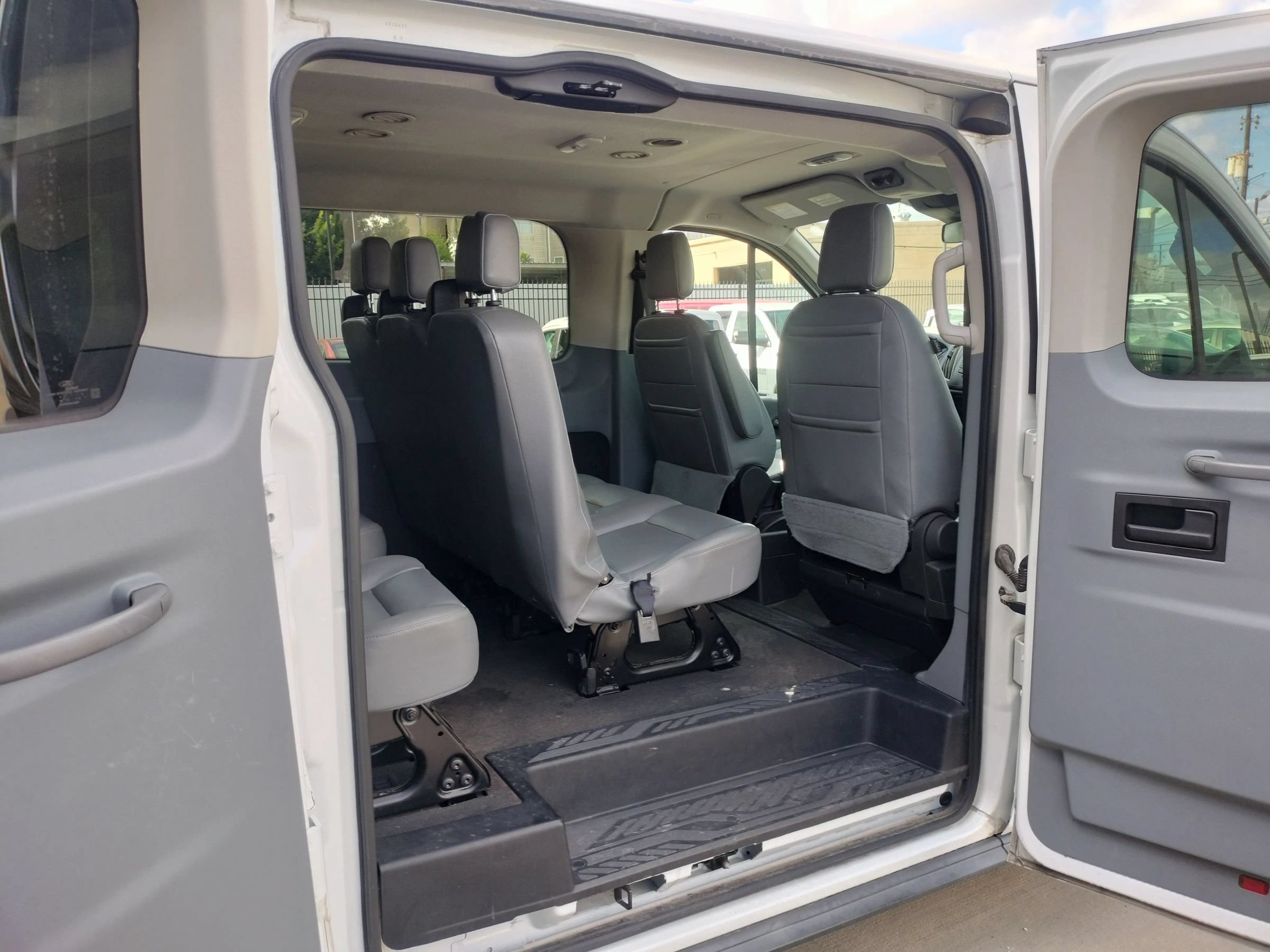 Used 2018 Ford Transit 350 XL RWD image 32