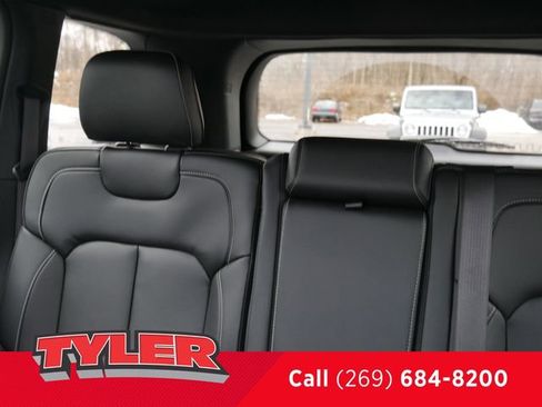New 2025 Jeep Grand Cherokee Limited AWD/4WD image 38