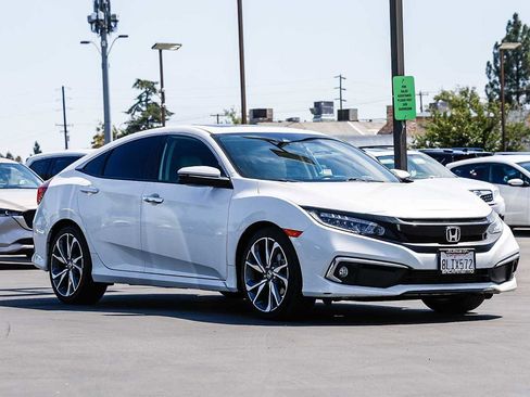 Used 2019 Honda Civic Touring image 5