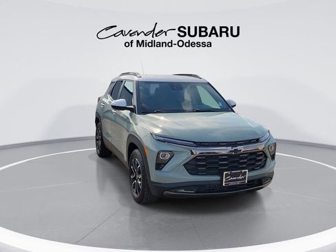 Used 2025 Chevrolet TrailBlazer ACTIV w/ Driver Confidence Package image 2