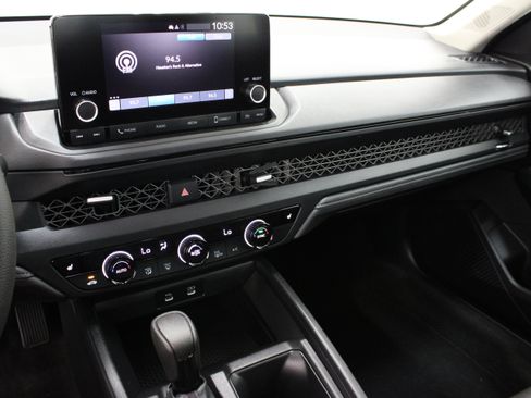 Used 2025 Honda Accord SE image 16
