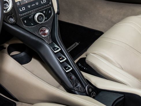 Used 2018 McLaren 720S Luxury RWD image 37
