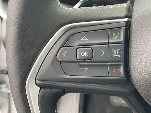 New 2025 Jeep Grand Cherokee L Laredo image 17