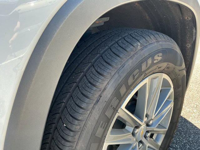 Used 2023 Chevrolet Traverse LT FWD image 12