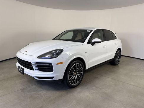 Certified 2021 Porsche Cayenne E-Hybrid AWD/4WD image 1