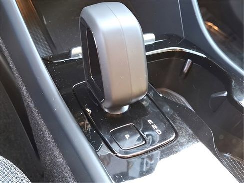 Used 2023 Volvo C40 Recharge Core image 16