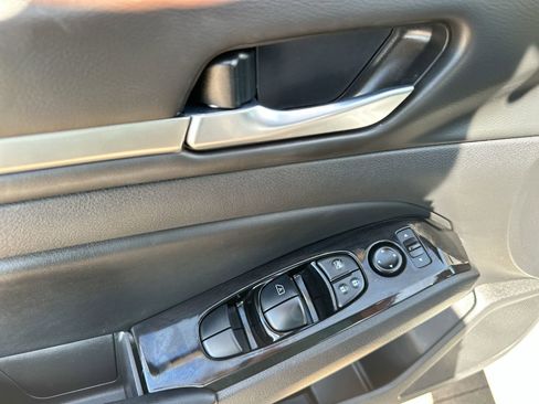 Used 2024 Nissan Altima 2.5 SR image 13