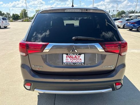 Used 2016 Mitsubishi Outlander SE AWD/4WD image 4
