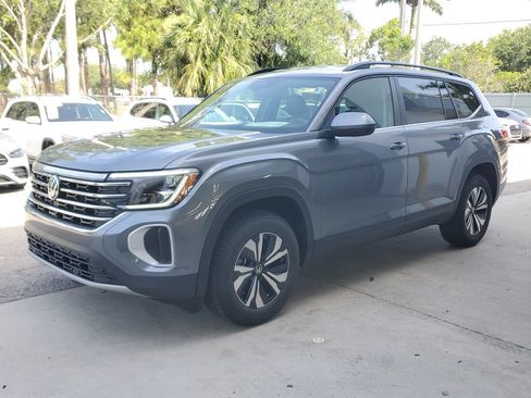 Certified 2024 Volkswagen Atlas SE FWD image 9