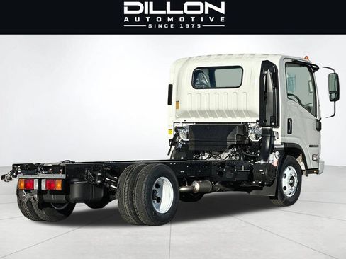 Used 2024 Isuzu NPR RWD image 4