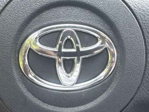 Used 2011 Toyota RAV4 4WD w/ Base L4 Extra Value Pkg image 23