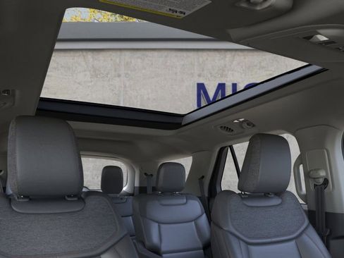 New 2026 Ford Explorer Active w/ Active Comfort Package image 22