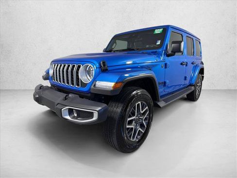 Used 2025 Jeep Wrangler Unlimited Sahara AWD/4WD image 7