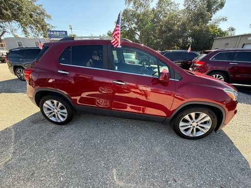 Used 2020 Chevrolet Trax Premier FWD image 7
